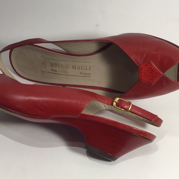 Gorgeous vintage Bruno Magli slingbacks! - Picture 2 of 8